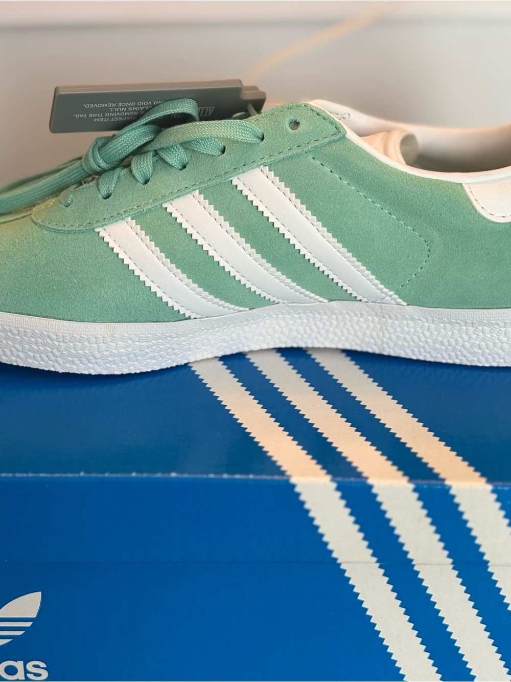 adidas Gazelle Sneakers in Mint and White New with Box 5.5 Women - Picture 4 of 7